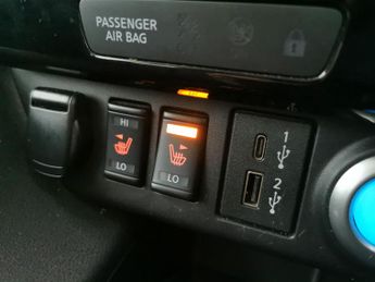 Nissan Leaf 39kWh Tekna (150 ps) - REVERSE CAM - NAV - HEATED SEATS