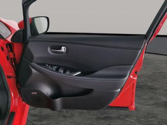 Nissan Leaf 39kWh Tekna (150 ps) - REVERSE CAM - NAV - HEATED SEATS