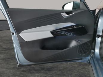 Volkswagen ID.3 Pro 58kWh Family (145 ps) - REVERSE CAM - NAV - HEATED SEATS