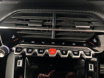 Peugeot E-2008 50kWh GT (7kW Charger) (136 ps) - LED - REVERSE CAM - NAV