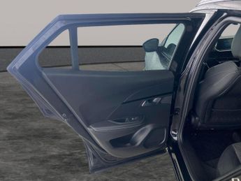 Peugeot E-2008 50kWh GT (7kW Charger) (136 ps) - LED - REVERSE CAM - NAV