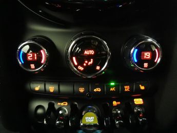 Mini Electric Hatch Cooper SE 32.6kWh Level 2 (184 ps) - 17IN ALLOYS - LED - REVERSE