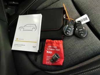 Mini Electric Hatch Cooper SE 32.6kWh Level 2 (184 ps) - 17IN ALLOYS - LED - REVERSE