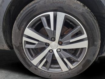 Peugeot 3008 1.6 13.2kWh Allure Plug-in e-EAT (225 ps) - BLIND SPOT ASSIST