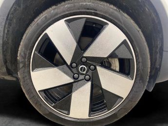 Volvo XC40 Recharge Twin 78kWh Ultimate AWD (408 ps) - SURROUND VIEW - KEYL