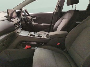 Hyundai Kona 64kWh Premium (10.5kW Charger) (204 ps) - HEATED SEATS - HEATED 