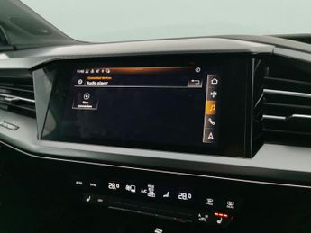 Audi Q4 E-tron 40 Sport 82kWh (204 ps) - LED - REVERSE CAM - HEATED LEATHER