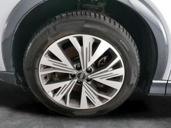 Audi Q4 E-tron 40 Sport 82kWh (204 ps) - LED - REVERSE CAM - HEATED LEATHER