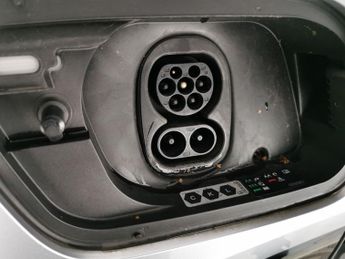 Audi Q4 E-tron 40 Sport 82kWh (204 ps) - LED - REVERSE CAM - HEATED LEATHER