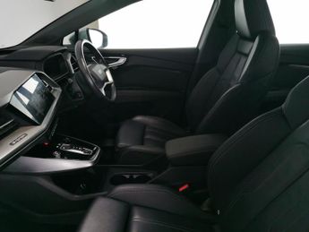 Audi Q4 E-tron 40 Sport 82kWh (204 ps) - LED - REVERSE CAM - HEATED LEATHER