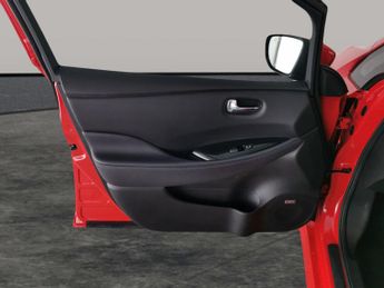 Nissan Leaf 39kWh Tekna (150 ps) - REVERSE CAM - NAV - HEATED SEATS