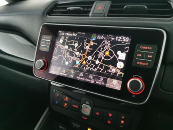 Nissan Leaf 39kWh Tekna (150 ps) - REVERSE CAM - NAV - HEATED SEATS