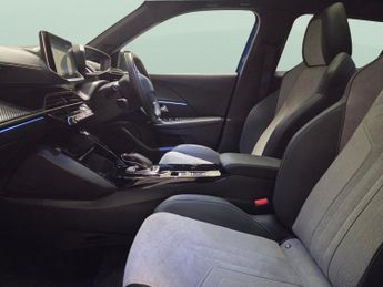 Peugeot E-2008 50kWh GT Premium (136 ps) - KEYLESS ENTRY - LED - REVERSE CAM