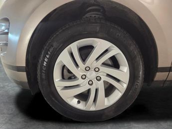 Land Rover Range Rover Evoque 1.5 P300e 12.2kWh R-Dynamic S Plug-in 4WD (309 ps) - LANE DEPART