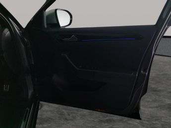 Volkswagen T-Roc 2.0 TSI R DSG 4Motion (300 ps) - PARK ASSIST - NAV - ALCANTARA