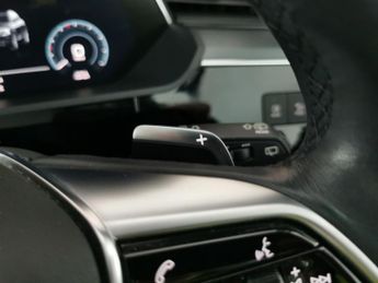 Audi e-tron 55 Technik quattro 95kWh (11kW Charger) (408 ps) - CARPLAY