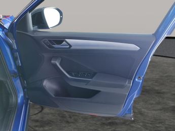 Volkswagen T-Roc 1.5 TSI Life DSG (150 ps) - ACTIVE LANE ASSIST - KEYLESS ENTRY