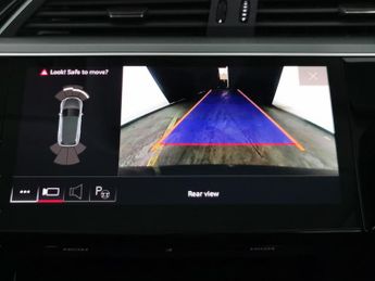 Audi e-tron 55 Technik quattro 95kWh (11kW Charger) (408 ps) - CARPLAY