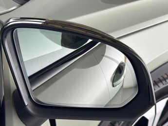 Volvo C40 Recharge 69kWh Plus (231 ps) - KEYLESS ENTRY - PARK ASSIST - LED