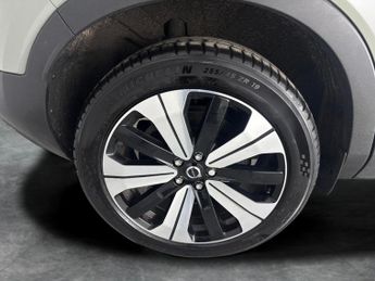 Volvo C40 Recharge 69kWh Plus (231 ps) - KEYLESS ENTRY - PARK ASSIST - LED