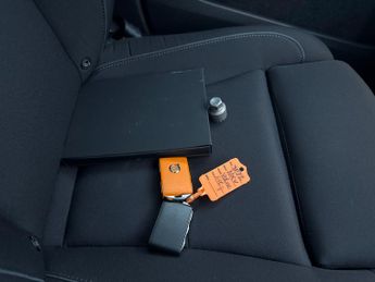 Volvo C40 Recharge 69kWh Plus (231 ps) - KEYLESS ENTRY - PARK ASSIST - LED