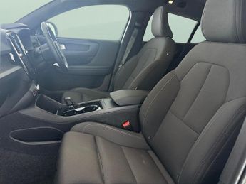 Volvo C40 Recharge 69kWh Plus (231 ps) - KEYLESS ENTRY - PARK ASSIST - LED