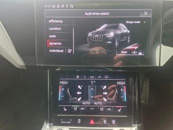 Audi e-tron 55 S line Sportback quattro 95kWh (11kW Charger) (408 ps) - ADJU