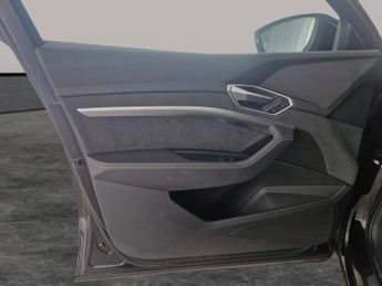 Audi e-tron 55 S line Sportback quattro 95kWh (11kW Charger) (408 ps) - ADJU