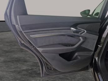 Audi e-tron 55 S line Sportback quattro 95kWh (11kW Charger) (408 ps) - ADJU