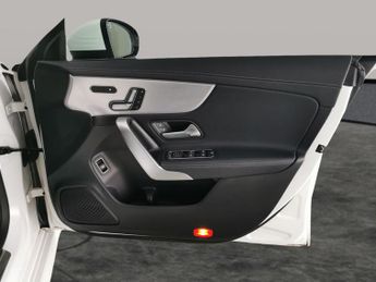 Mercedes-Benz CLA 1.3 CLA250e 15.6kWh AMG Line (Premium Plus) Shooting Brake Plug-