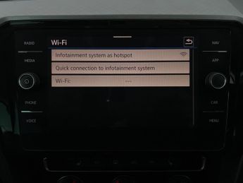 Volkswagen Passat 1.5 TSI EVO SEL DSG (150 ps) - VIENNA LEATHER - HEATED SEATS - W