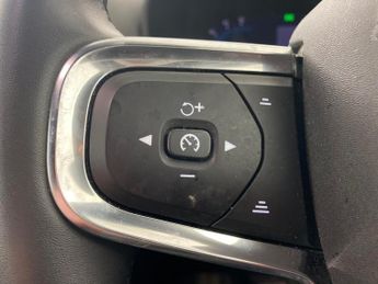 Volvo XC40 Recharge 69kWh Core (231 ps) - PARK ASSIST - LED - NAV