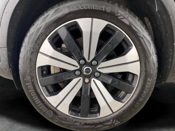 Volvo XC40 Recharge 69kWh Core (231 ps) - PARK ASSIST - LED - NAV