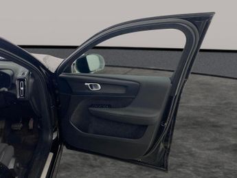 Volvo XC40 Recharge 69kWh Core (231 ps) - PARK ASSIST - LED - NAV