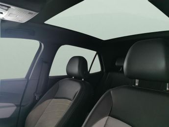 Volkswagen ID.3 Pro Performance 58kWh Family (204 ps) - HEATED SEATS - NAV