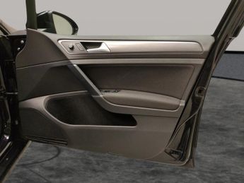 Volkswagen E-golf 35.8kWh e-Golf (136 ps) - LED - BLUETOOTH - PARK SENSORS