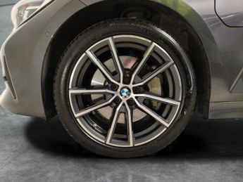 BMW 3 Series 2.0 330e 12kWh Sport Pro Plug-in (292 ps) - HEATED SEATS - NAV