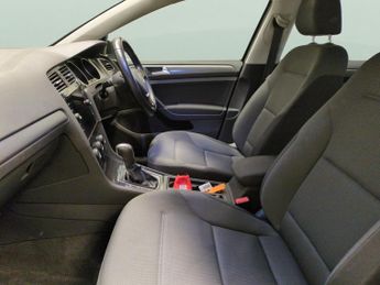 Volkswagen E-golf 35.8kWh e-Golf (136 ps) - LED - BLUETOOTH - PARK SENSORS