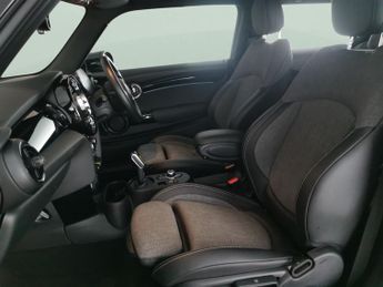 Mini Electric Hatch Cooper SE 32.6kWh Level 2 (184 ps) - NAV - INTERIOR LIGHT PACK