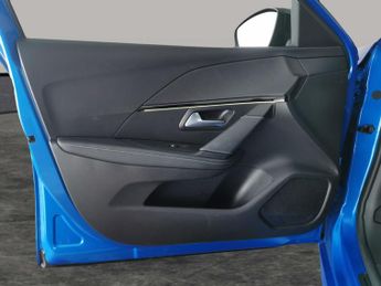 Peugeot E-208 50kWh GT Premium (136 ps) - PARK ASSIST - LED - REVERSE CAM