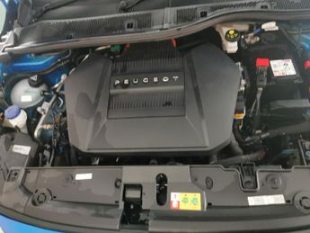 Peugeot E-208 50kWh GT Premium (136 ps) - PARK ASSIST - LED - REVERSE CAM