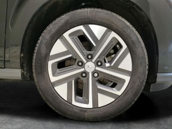 Hyundai Kona 39kWh Premium (10.5kW Charger) (136 ps) - HEATED SEATS - HEATED 