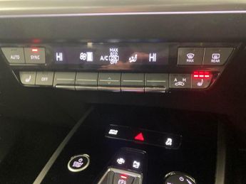 Audi Q4 E-tron 40 Sport 82kWh (204 ps) - HEATED SEATS - LANE DEPARTURE  - BLUET