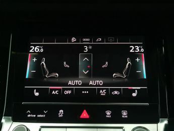 Audi e-tron 300kW 55 Quattro 95kWh Black Ed [C+S] - FRONT AND REAR PARKING C