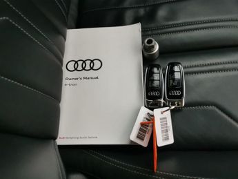 Audi e-tron 300kW 55 Quattro 95kWh Black Ed [C+S] - FRONT AND REAR PARKING C