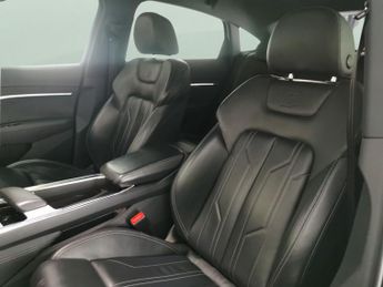 Audi e-tron 300kW 55 Quattro 95kWh Black Ed [C+S] - FRONT AND REAR PARKING C
