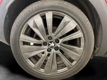 Peugeot 3008 1.6 13.2kWh GT Premium Plug-in e-EAT (225 ps) - REVERSE CAM - NA