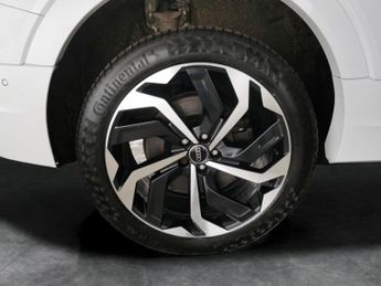 Audi e-tron 300kW 55 Quattro 95kWh Black Ed [C+S] - FRONT AND REAR PARKING C