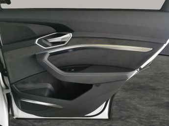 Audi e-tron 300kW 55 Quattro 95kWh Black Ed [C+S] - FRONT AND REAR PARKING C