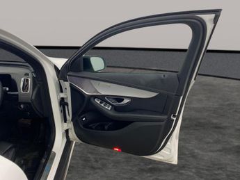 Mercedes-Benz EQC EQC 400 80kWh Sport 4MATIC (408 ps) - HEATED LEATHER - MIRROR PA